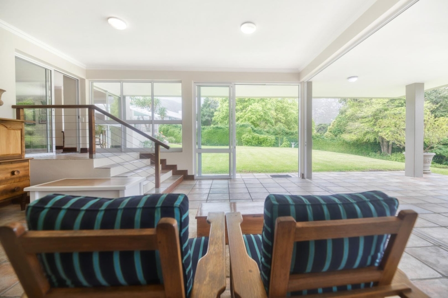 5 Bedroom Property for Sale in Fernkloof Estate Western Cape